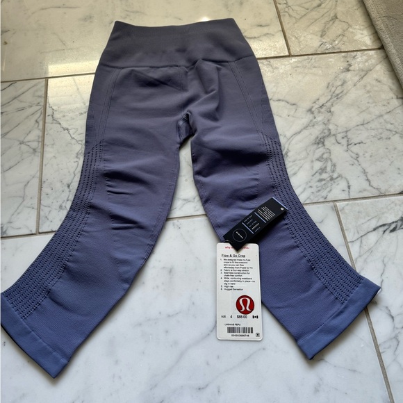 NWT Lululemon Flow & Go Crop - Picture 4 of 5
